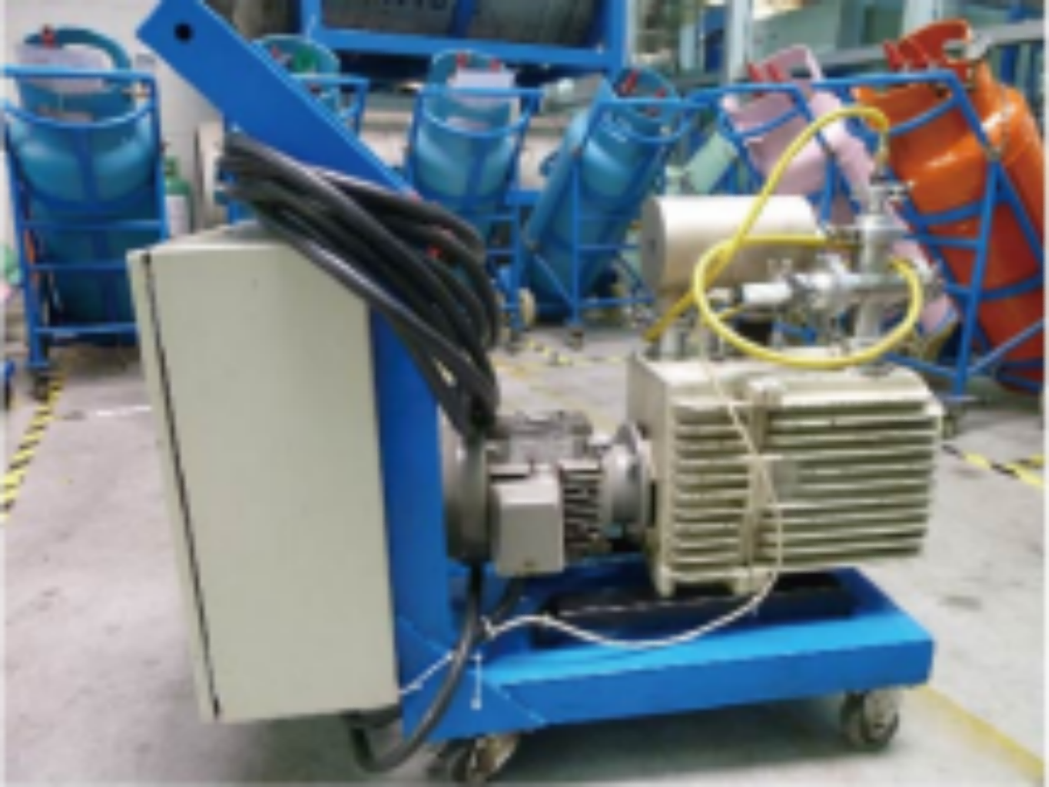 Mobile vacuum pump system